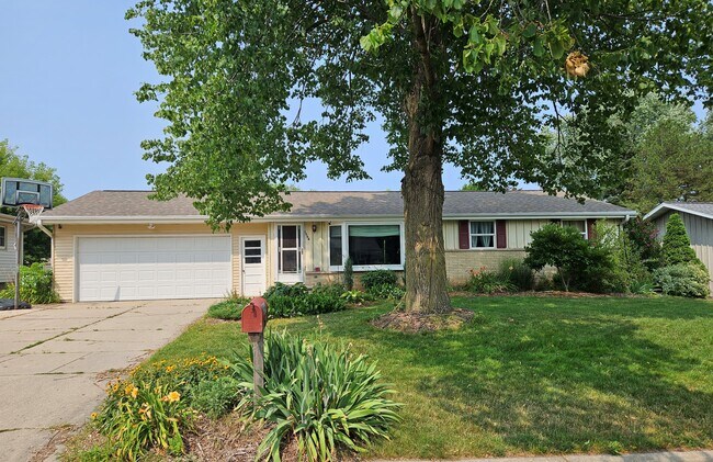 Building Photo - 1564 Lindale Ln