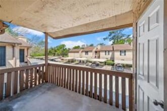 Building Photo - 5001 Lamonte Ln