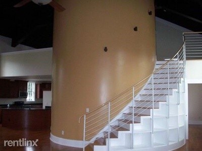 Foto del edificio - 921 W Kentucky Ave