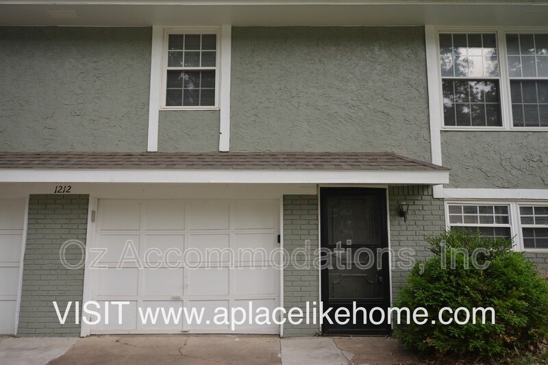 Primary Photo - 1212 SE 3rd Terrace