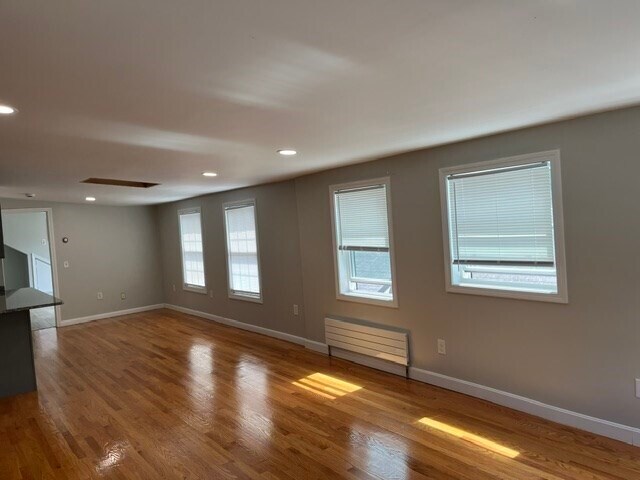 Foto del edificio - 743 Highland Ave