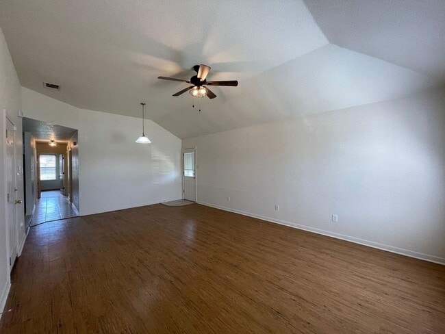 Building Photo - 2801 Edgefield St