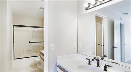 Foto del edificio - 27668 Haskell Canyon Rd