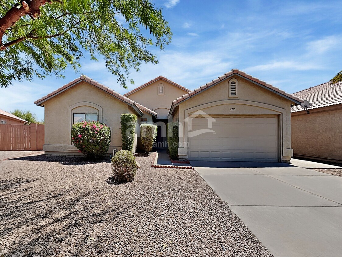 Primary Photo - 2715 N 90th Ave