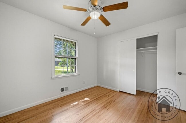 Building Photo - 1138 Highland Dr