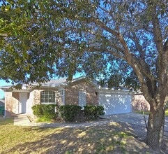 Building Photo - 5203 Panay Park Dr