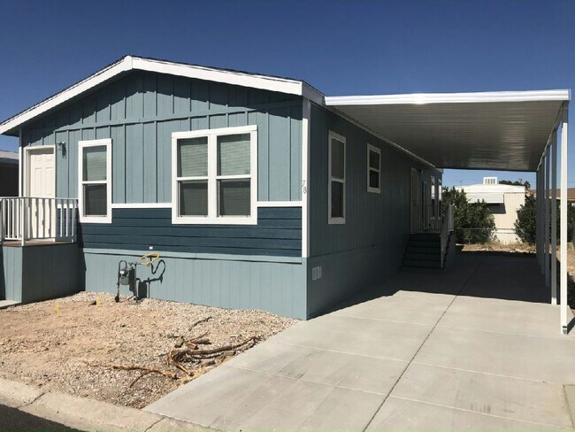 Building Photo - 1601 S Sandhill Rd