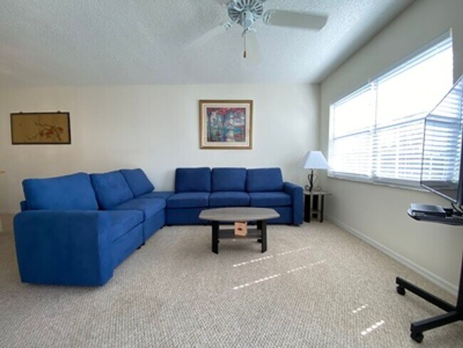 Foto del edificio - 481 Quail Forest Blvd