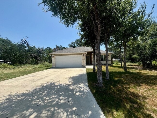 Building Photo - 713 Maple Ln