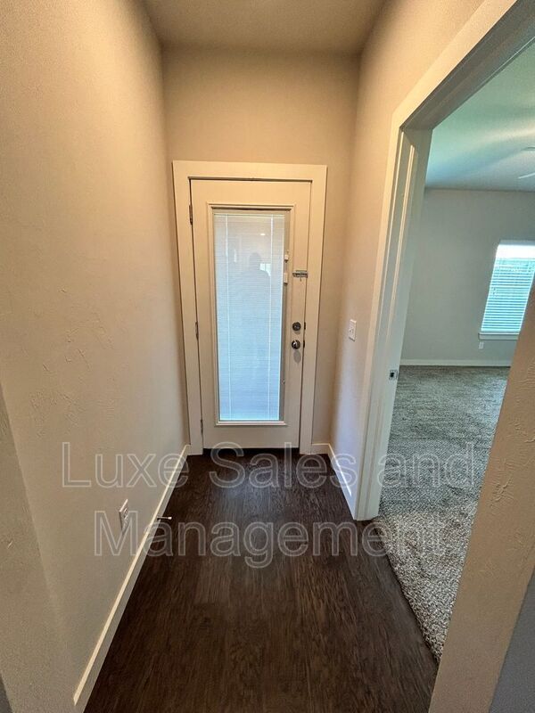 Foto del edificio - 2180 Buena Vida Ln