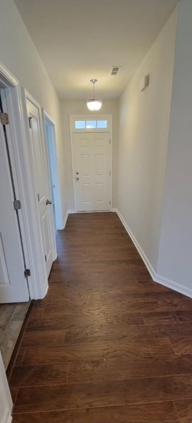 Building Photo - 7539 Tanglewood Way