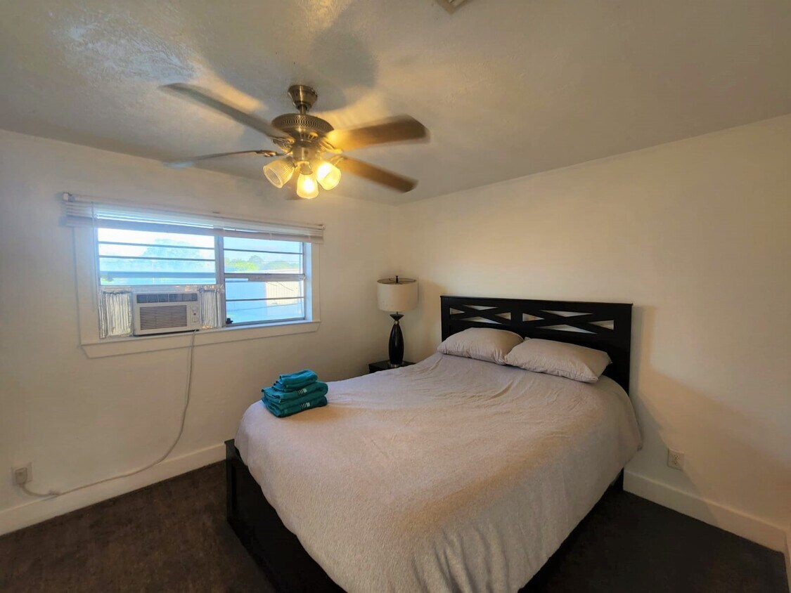 301 Avenue H Unit 10, Van Vleck, TX 77482 Rentals in Van Vleck at 301