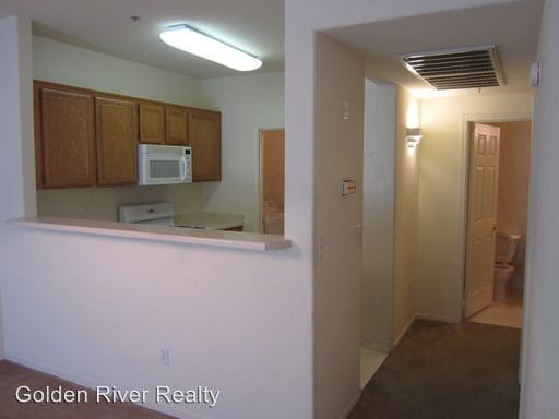 Building Photo - 7127 N Durango Dr