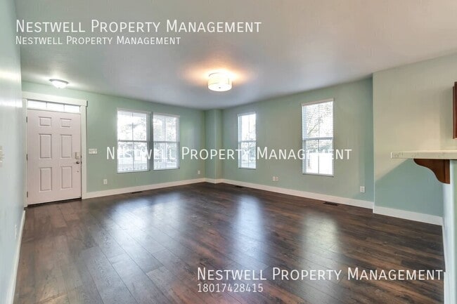 Building Photo - Charming 4-Bedroom Daybreak Townhome with ...