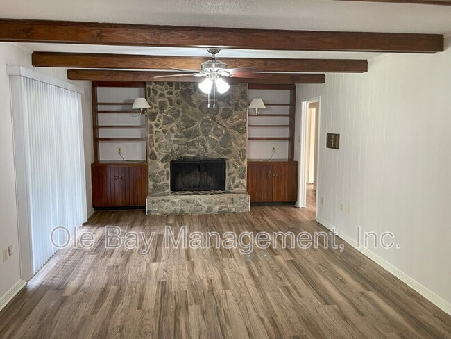 Building Photo - 613 Vaughn Dr N