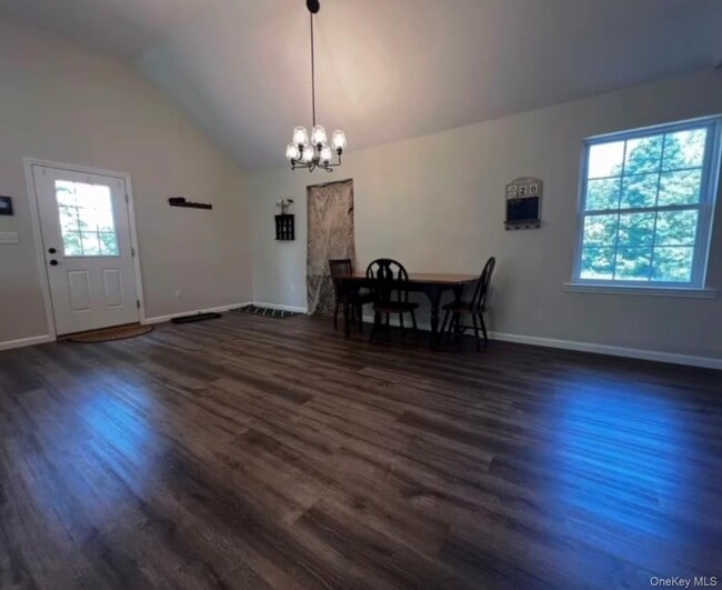 Building Photo - 118 Plains Rd