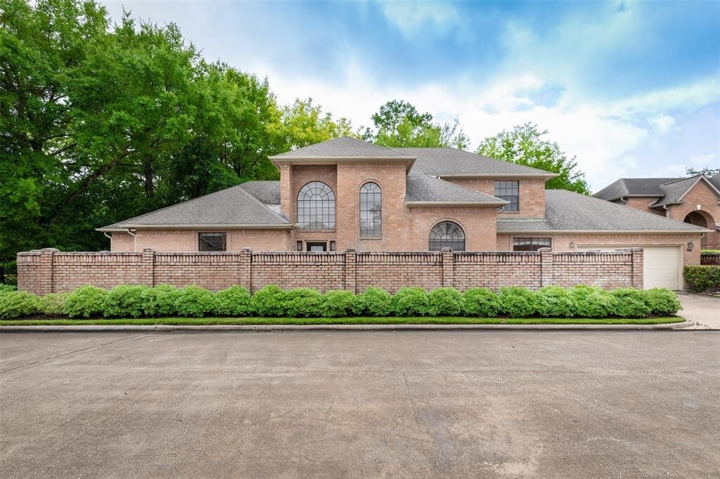 Foto principal - 8015 Oakwood Garden St