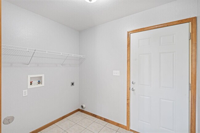 Foto del edificio - 5104 Sandstone Dr