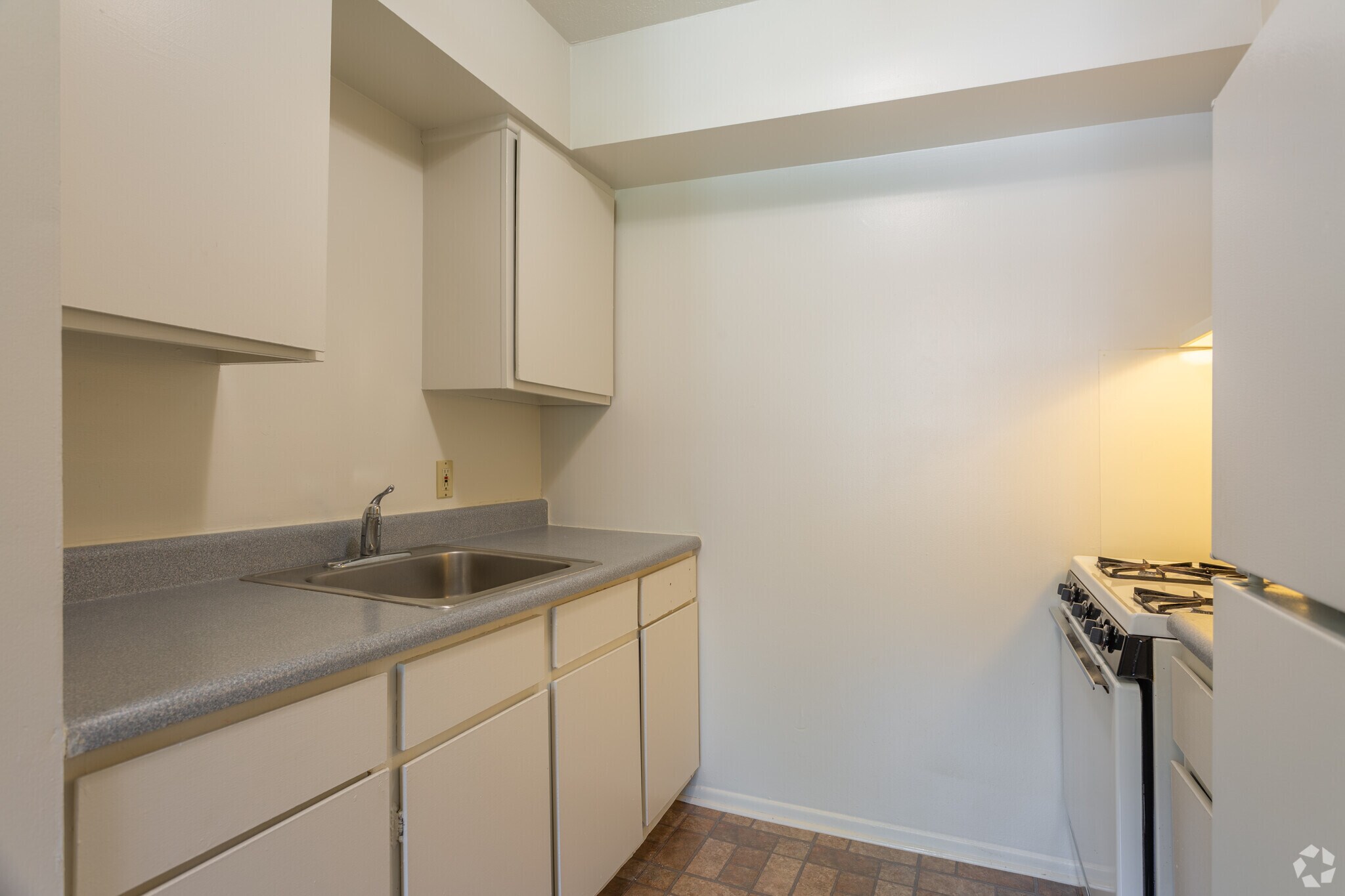 Oakwood Park Apartments – photo 3