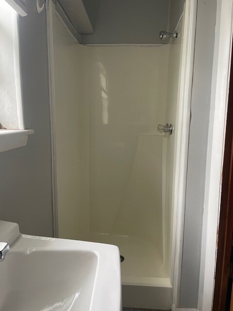 2nd Bath - 318 N Onondago Ave