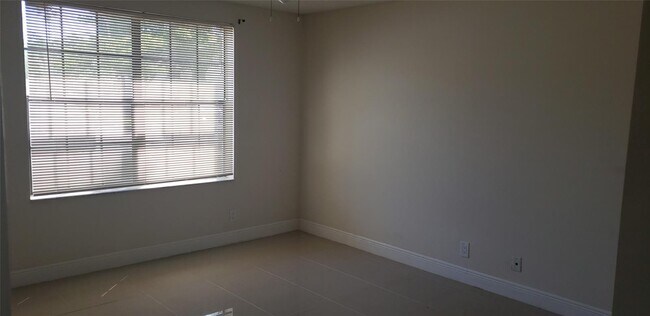 Foto del edificio - 11211 W Atlantic Blvd