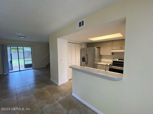 Building Photo - 7643 Melissa Ct N