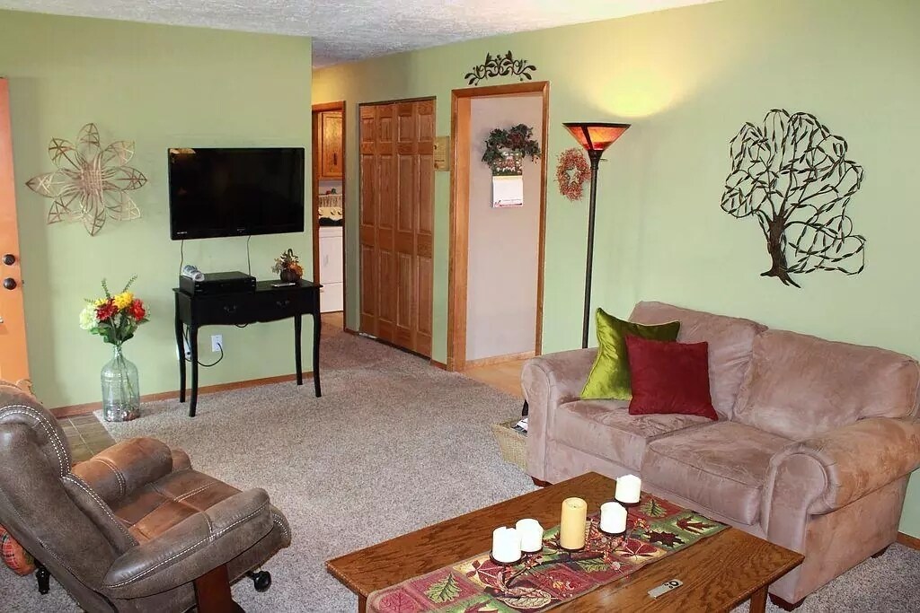 Primary Photo - 331 Woodland Dr