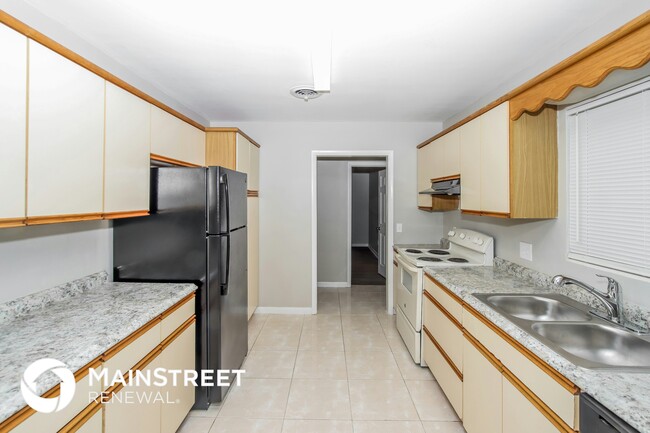 Foto del edificio - 472 Linda Ln