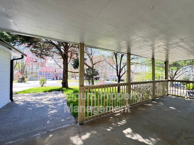 Building Photo - 1331 Buttercup Ct