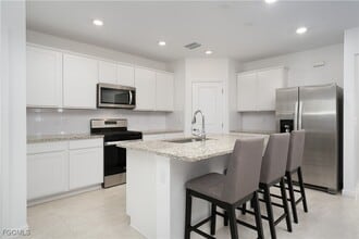 Building Photo - 42428 Cascade Dr