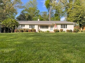 Building Photo - 3707 Manton Dr