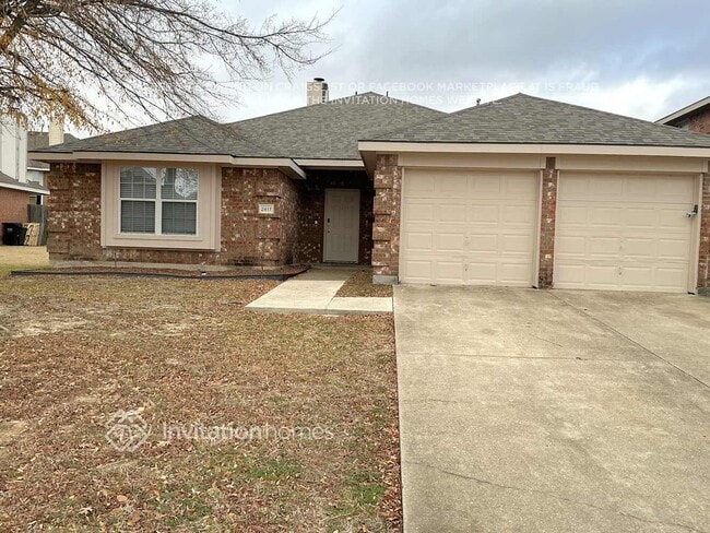 Building Photo - 2817 Goldfinch Dr