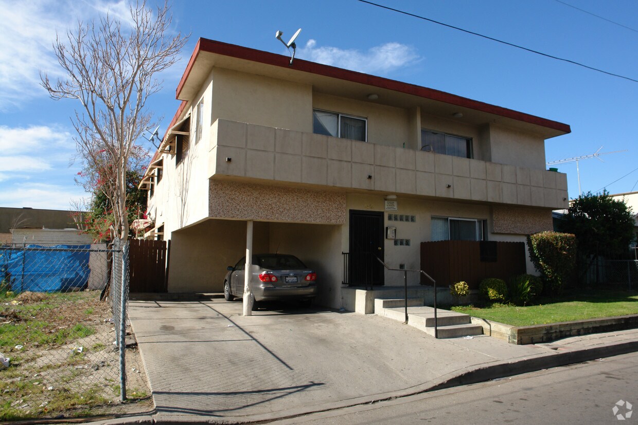 Primary Photo - 5215 Harmony Ave
