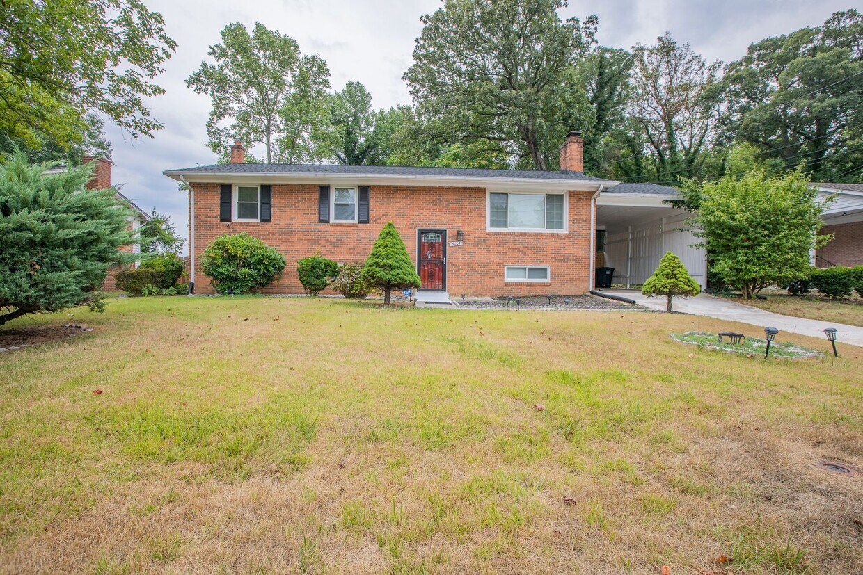 Primary Photo - Beautiful 4 BR/2 BA Single-Family Home in ...