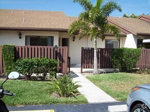 Building Photo - 622 Sea Pine Way