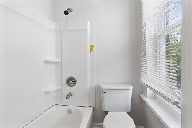 Foto del edificio - 1242 W Airdrie St