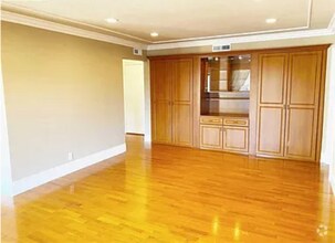 Building Photo - 310 N Civic Dr