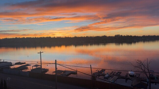 Foto del edificio - 230 116th Ave NE