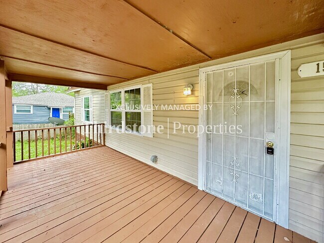 Foto del edificio - 156 Willow Branch Ave