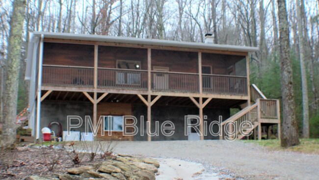 Foto del edificio - 156 Walnut Heights Ln