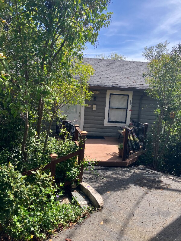 Primary Photo - 190 Lubeck Rd