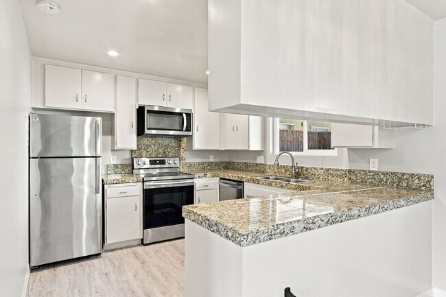 Foto del edificio - 935 Castlewood Dr