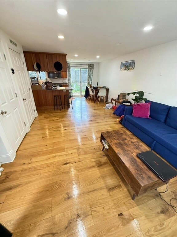 Foto del edificio - 709 Hammond St