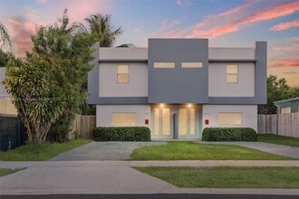 Building Photo - 3181 SW 24th St