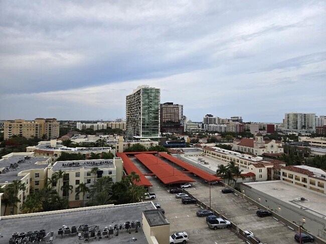 Foto del edificio - 651 Okeechobee Blvd