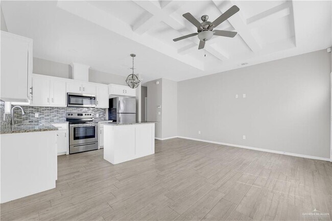 Building Photo - 14 N Winona Dr