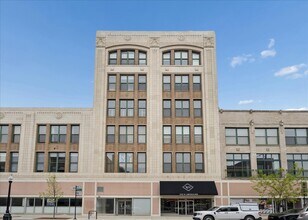 Building Photo - 3151 N Lincoln Ave