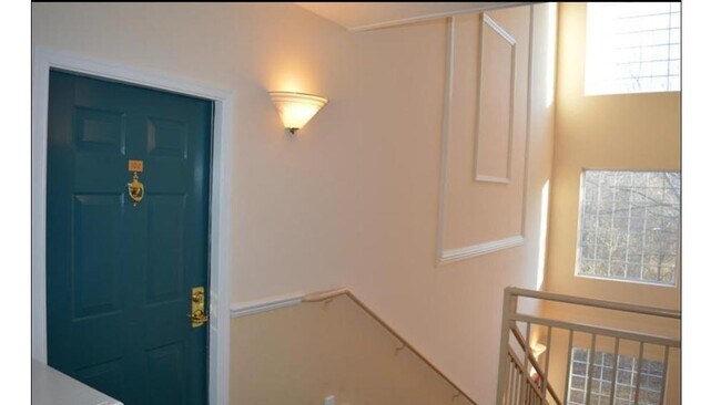 Floor level and no stairs - 12012 Amber Ridge Cir