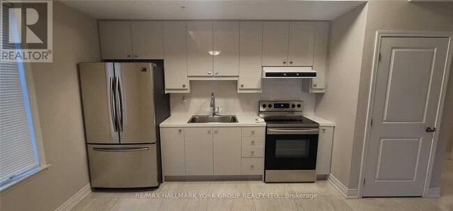 Photo du bâtiment - 32 Wellington St E