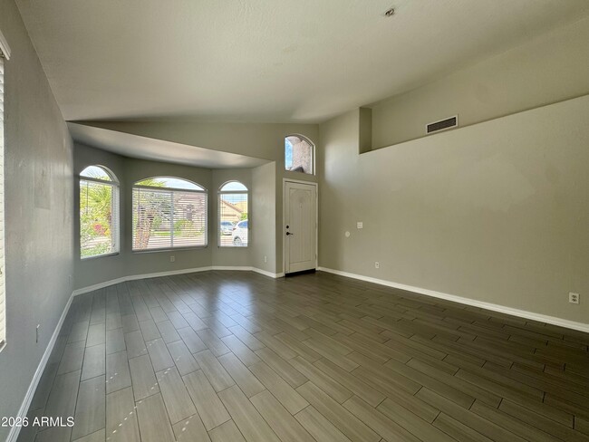 Building Photo - 8667 E Pinchot Ave